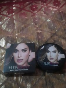 Huda Beauty Matte Compact Powder