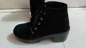 Voguish Women Boots