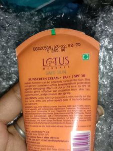 I M Selling Lotus Herbals Safe Sunscreen