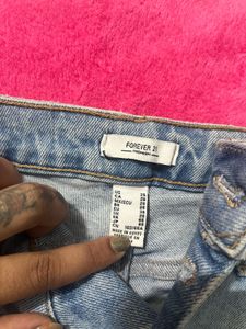High-Waisted Jeans