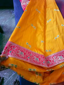 Elegant Silk Saree In Musturd Magenta Color