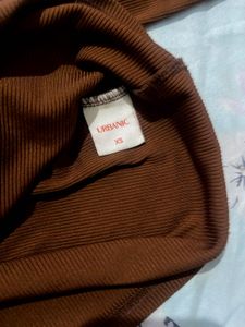 urbanic brown fitted top