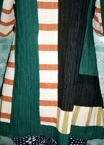 Beautiful Mixed Colour Hip Lenght Top Very Light Cloth Daily Were Beautiful Print