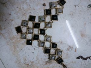 Stylish Necklace With Square Beads