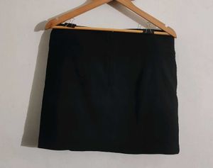 French Black Mini Skirt with Zipper Detail