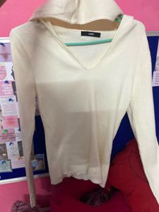 White Hoodie - Cozy and Stylish