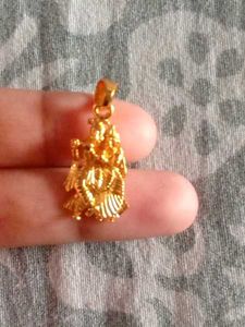 Radha Krishna&#39;s Gold Plated Pendant