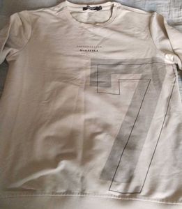 Stylish Graphic Sweatshirt