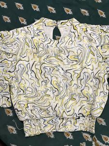 Patterned Puff Sleeve Top