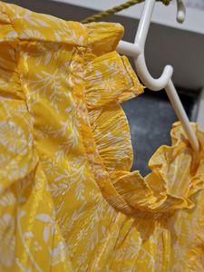 Top With Ballon Sleeves