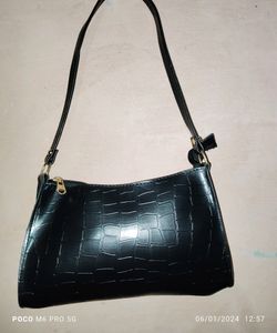 Black Slingbag