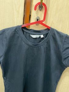 Basic Black T-shirt