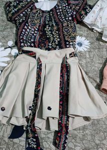 Toddler Girl Clothes Bundle - Size Unknown