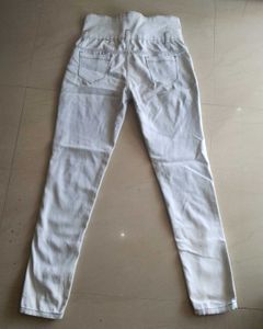 Stylish White Skinny Fit Jeans for Women