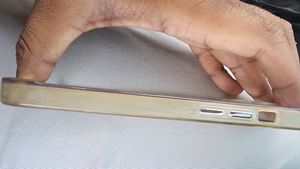 IPHONE 13 TRANSPARENT COVER