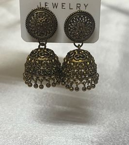 Stylish Jhumka Earrings