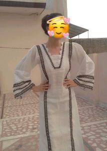 Pakistani TrendingSuite New Style Kmiz And Trouser