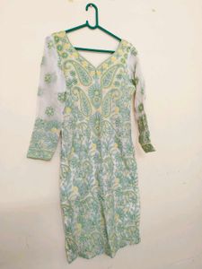 Hand Embroidered Chikankari Kurti