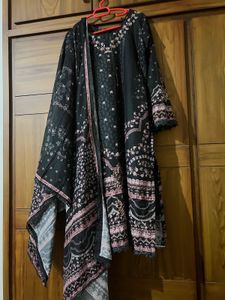 Elegant Black Embroidered Kurti
