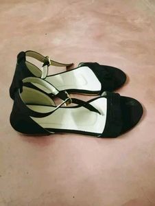 Bow-tiful Black Flats