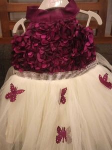 Girl&#39;s Party Dress