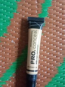 HUDA MATTE ME PRO CONCEALER