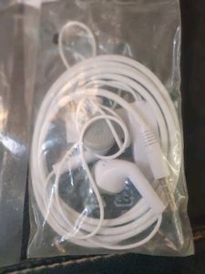 samsung handsfree made in taiwan just rs.99 only