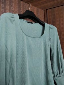 Chic Green Long Sleeve Top