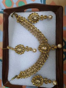 Golden Jewellery Set