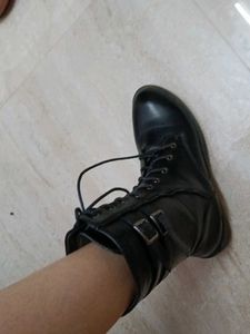 Ket importa Black Boots