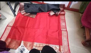 Tanchoi Banarasi Black And Red Saree