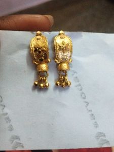 Gold Flower Design Jhumka Earring