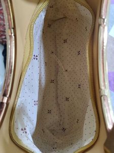 Handbag With Adjustable Sling
