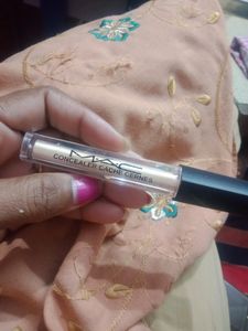 MAC Cosmetics Concealer