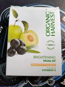 Organic Harvest Brightening Facial Kit