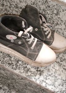 📢 Used Footwear for Sale – Size 7 (Affordable)