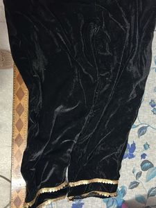 Velvet Biba Kurta set with leggings Detail