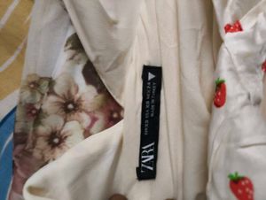 Zara Strawberry 🍓 printed Mini Dress🤤
