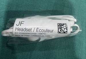 New Samsung White Earphones