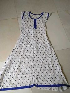 2 Kurthis And 1 Kurthi Set With Pattu