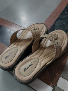 Bata Women&#39;s Beige Flip Flops