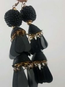 The Earings Is Very Good In Looking