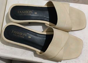 Trendy Elegant Beige Flats For Women