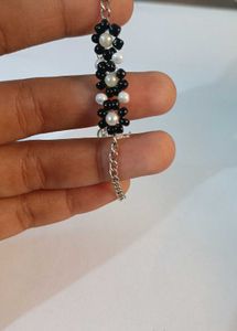 Beaded Bracelet 🖤🤍