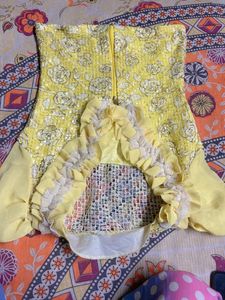 Beautiful Yellow Top 💛