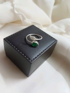 Pure Silver Leaf &amp; Teardrop Green Onyx Ring