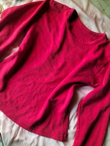 Bright pink fitted top 🌸