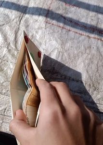 A Paper Wallet Strongly Handmade