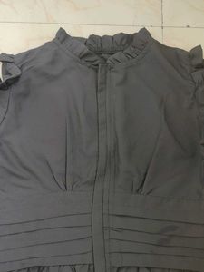 Elegant Gray Jacket With Zip And Sleeve Cutout