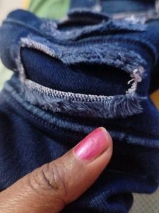 Ripped Jeans - Trendy Denim